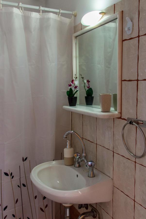Maltezos Rooms Méthana Exteriér fotografie